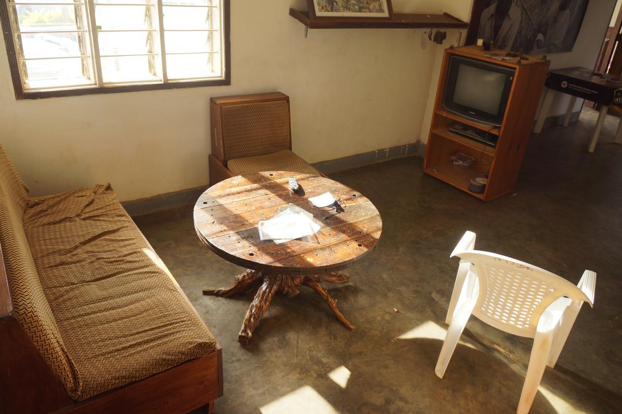 Masaka Backpackers, Tourists Cottage & Campsite 외부 사진